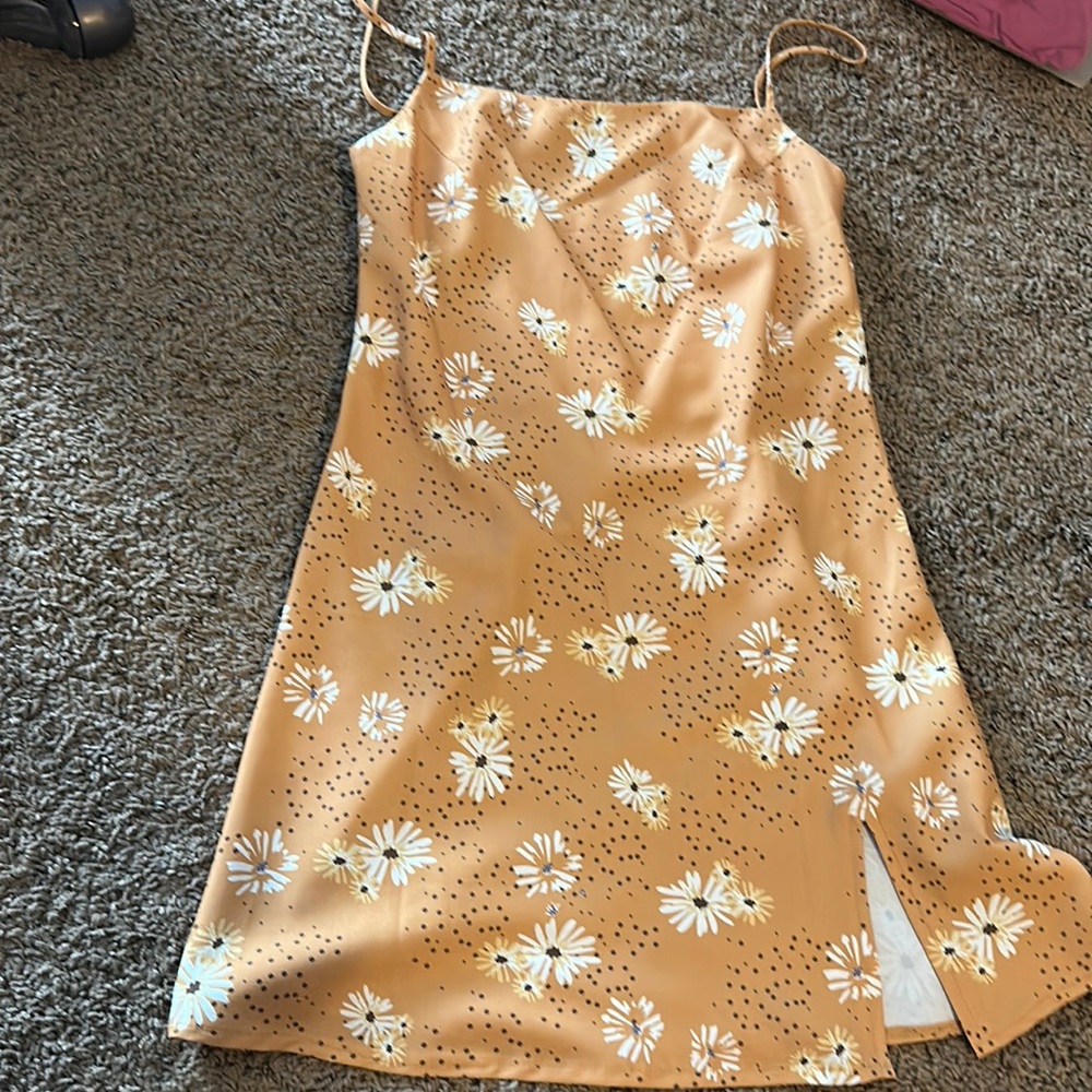 Yellow summer dress 🤍